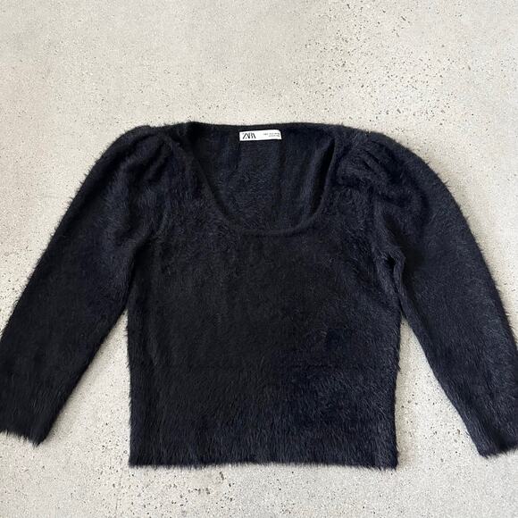 Zara Women Fuzzy Sweater in Black - Picture 3 of 6